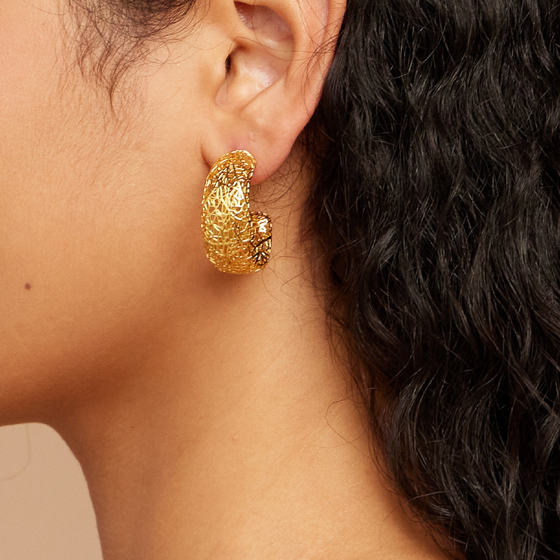 IVOG C Shape Hollowed Out Earr - Street Fashion Website review and price